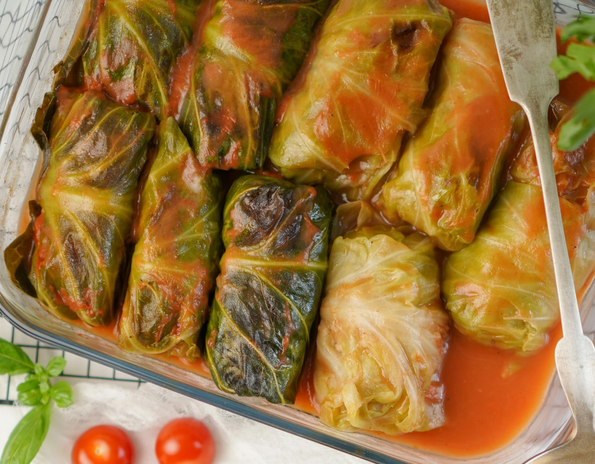Gołąbki w sosie pomidorowym